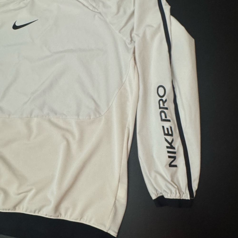Nike Pro Men’s Cream and Black Pullover Large - Picture 4 of 9